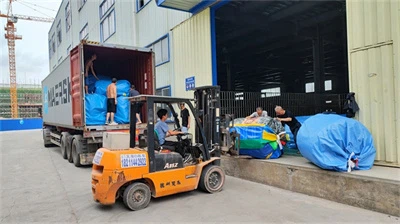 Ace Inflatsiyalari bizning 3 ta ishlab chiqarish bazalaridan birida 40 foiz hQ konteynerini yuklaydi